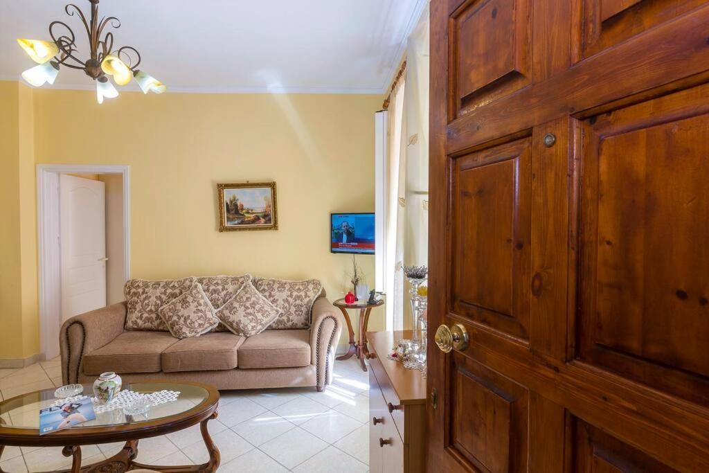 Ria'S Apartment In Corfu Town Extérieur photo