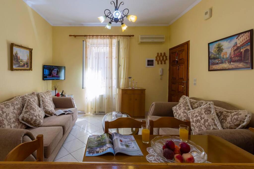 Ria'S Apartment In Corfu Town Extérieur photo